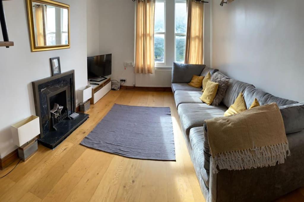 3 Double Bedroomed Flat, Acton. London, Uk Esterno foto