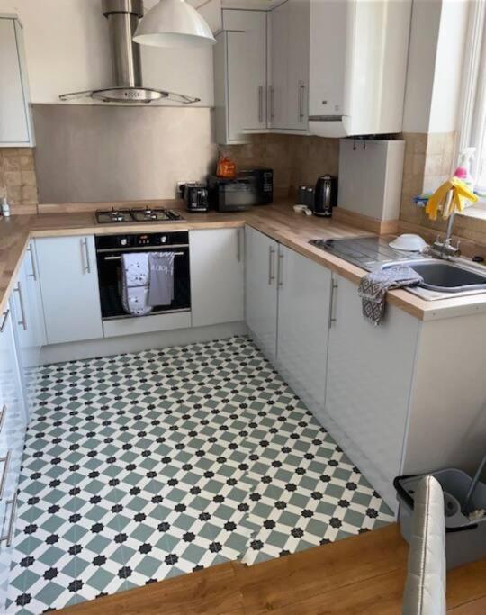 3 Double Bedroomed Flat, Acton. London, Uk Esterno foto